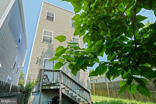 5823 Field Pl NE, Washington, DC 20019 - view of side of home featuring fence