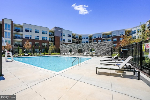 10755 Fairgrounds Dr Unit 320, Fairfax, VA 22030 - community pool with fence and a patio