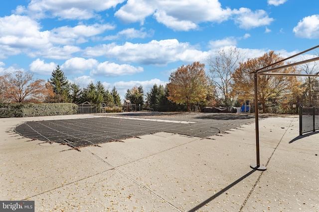 42496 Legacy Park Dr, Brambleton, VA 20148 - surrounding community featuring fence