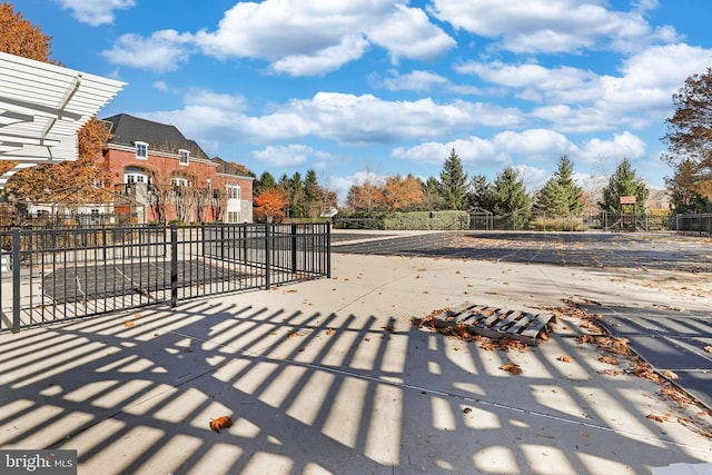 42496 Legacy Park Dr, Brambleton, VA 20148 - view of yard featuring fence