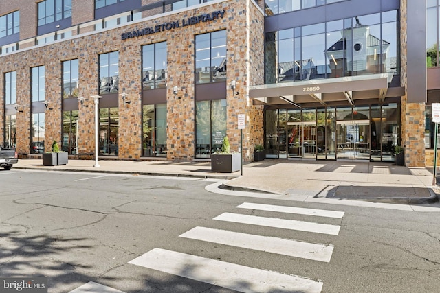 42496 Legacy Park Dr, Brambleton, VA 20148 - lobby featuring a high ceiling