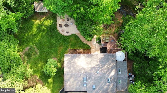 aerial view of property and surrounding area