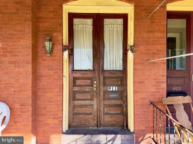 911 E King St, Lancaster, PA 17602 - entrance to property featuring brick siding