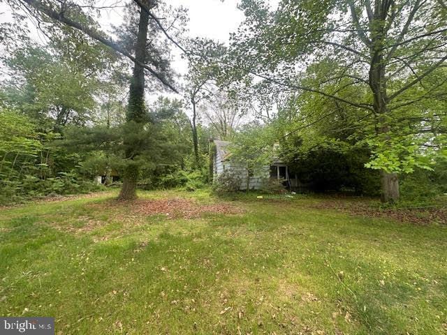 704 E Forest Grove Rd, Vineland, NJ 08360 - view of yard