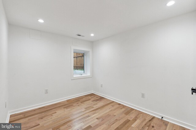 660 Columbia Rd NW, Washington, DC 20001 - empty room with recessed lighting, light wood-style floors, and baseboards