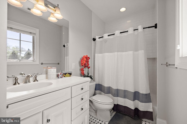 107 Centrenest Ln, Wilmington, DE 19807 - full bath with toilet, vanity, and recessed lighting