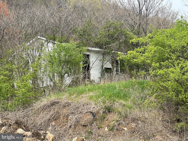 1745 Needmore Rd, Martinsburg, WV 25403