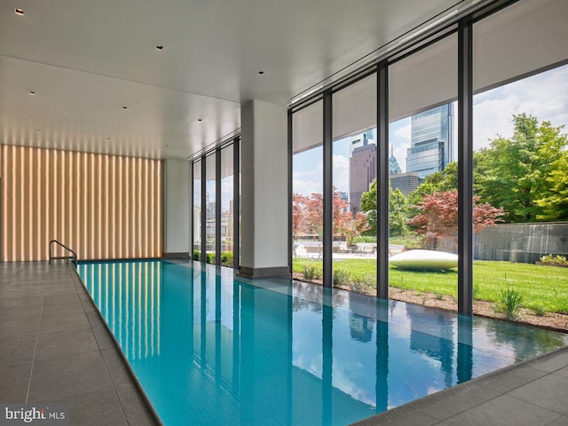 2100 Hamilton St Unit 2D, Philadelphia, PA 19130 - view of indoor pool