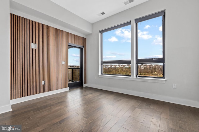 44691 Wellfleet Dr Unit 508, Ashburn, VA 20147 - empty room with wood finished floors and baseboards