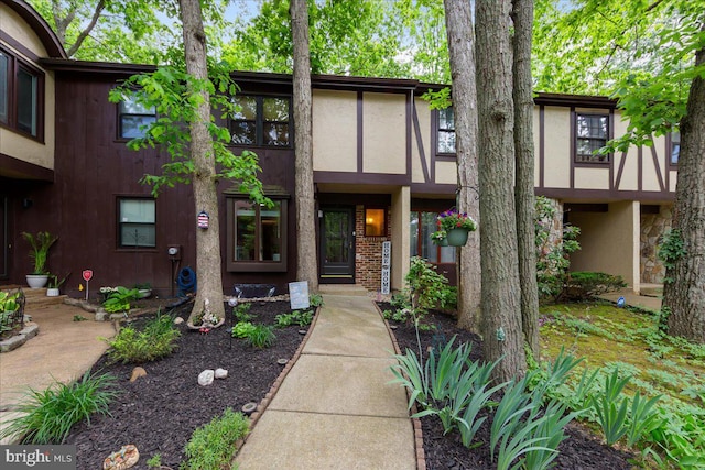 915 Burberry Ct, Sicklerville, NJ 08081 - view of front of house with stucco siding