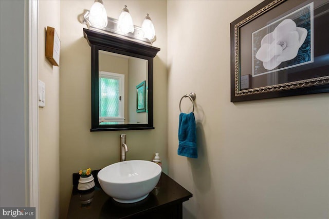 915 Burberry Ct, Sicklerville, NJ 08081 - bathroom featuring vanity