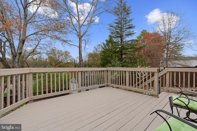 304 Moncure Dr, Alexandria, VA 22314 - view of wooden terrace