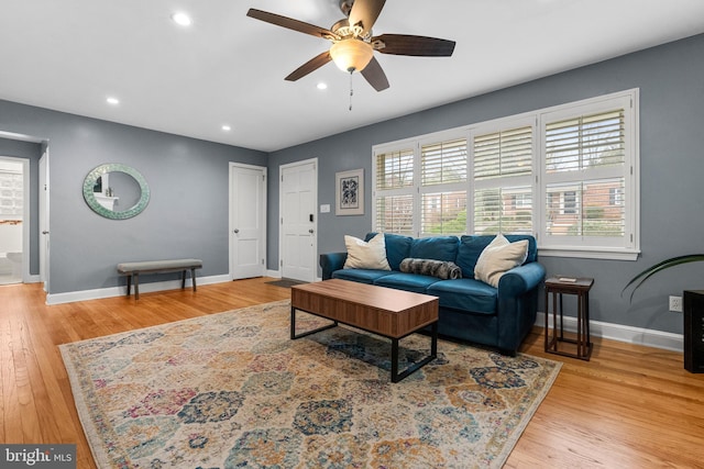 304 Moncure Dr, Alexandria, VA 22314 - living area with a ceiling fan, a healthy amount of sunlight, and recessed lighting