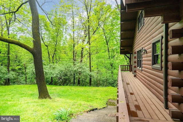 view of yard featuring a view of trees
