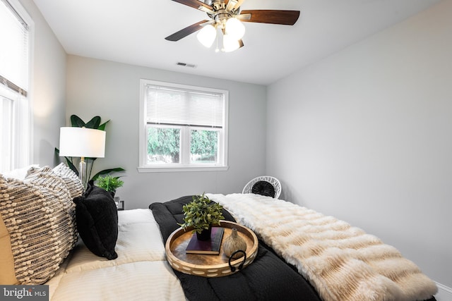 1020 Thomas Rd, Glen Burnie, MD 21060 - bedroom featuring a ceiling fan