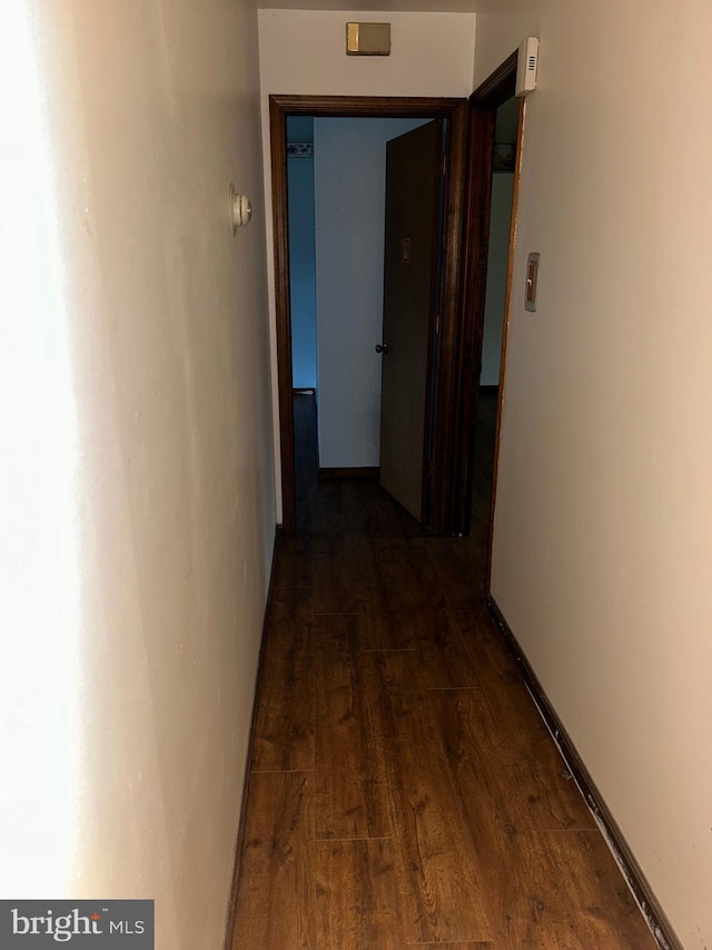 1535 Fieldwood Rd, Southampton, PA 18966 - hallway with wood finished floors and baseboards