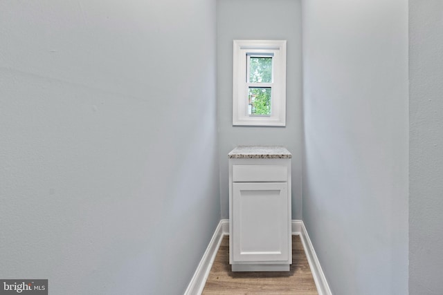 524 N Loudon Ave, Baltimore, MD 21229 - interior space featuring wood finished floors and baseboards