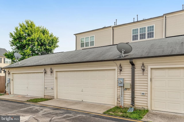 11972 Tygart Lake Dr, Bristow, VA 20136 - view of garage