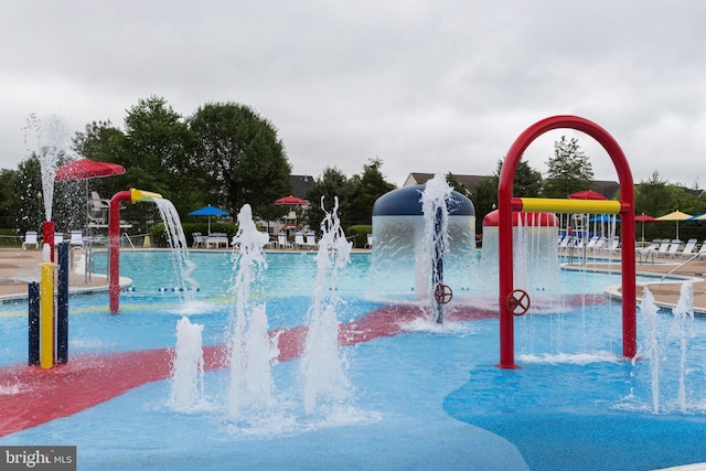 11972 Tygart Lake Dr, Bristow, VA 20136 - community pool with a water play area