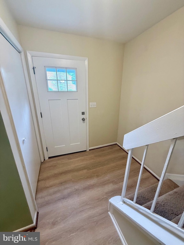 1010 Commanders Way N, Annapolis, MD 21409 - entryway with light wood-style flooring and baseboards