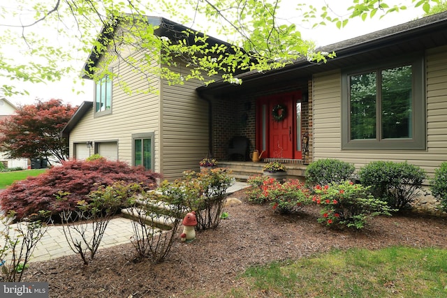 view of front facade with a garage