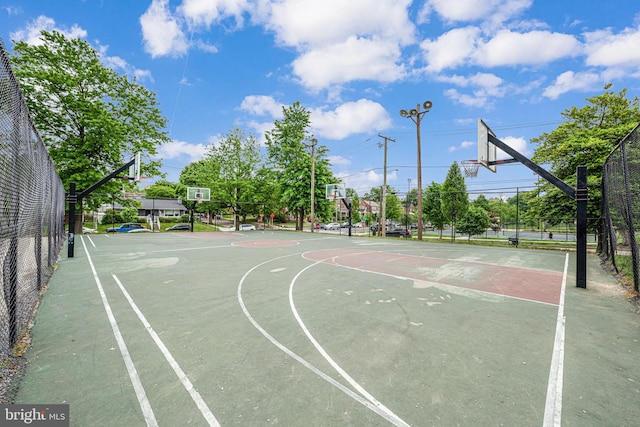 236 Nicholson St NE, Washington, DC 20011 - view of sport court with community basketball court and fence