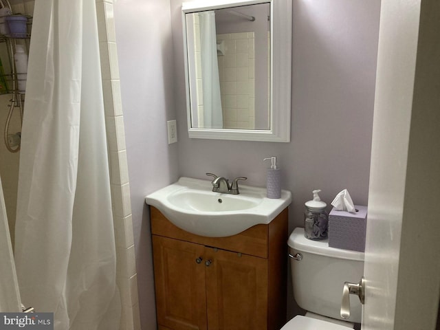 5 Garfield Ct, Gaithersburg, MD 20882 - full bathroom featuring vanity, toilet, and curtained shower
