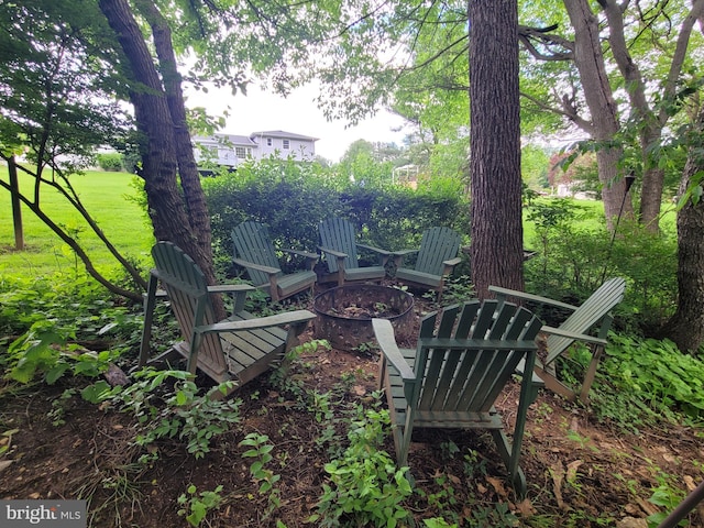5 Garfield Ct, Gaithersburg, MD 20882 - view of yard with an outdoor fire pit