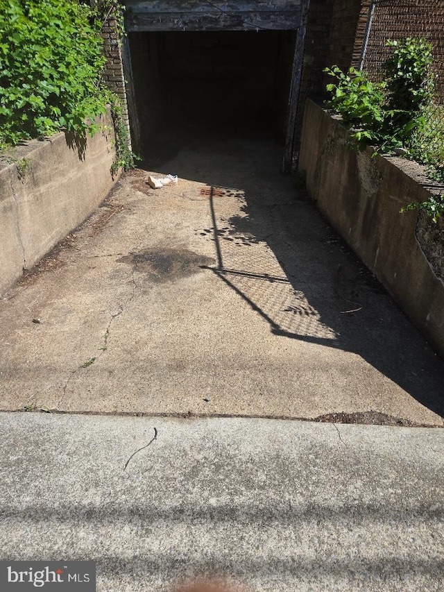 exterior view of driveway