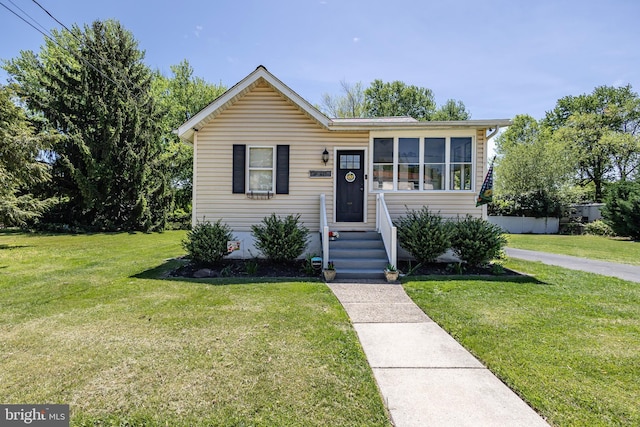417 Princeton Ave, Cherry Hill, NJ 08002 - view of front facade with a front yard