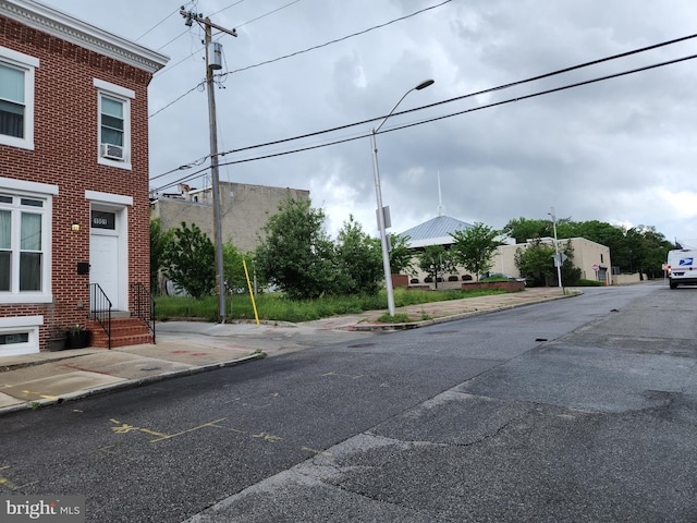 1904 Kennedy Ave, Baltimore, MD 21218 - view of road with street lighting, curbs, sidewalks, and entry steps