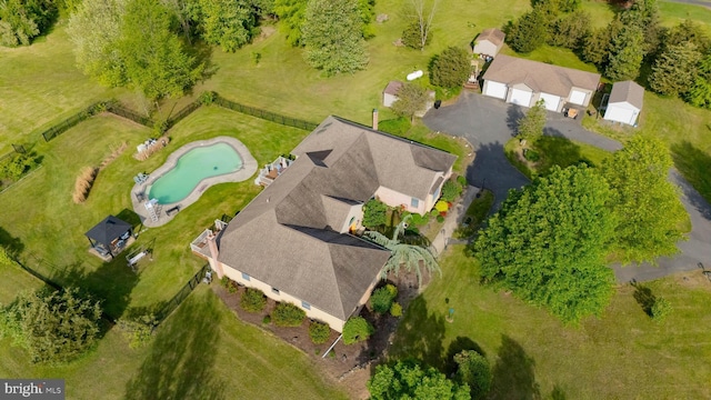 bird's eye view of a pool area
