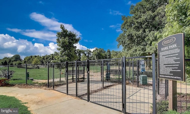 2038 Twisted Oak Pl, Hanover, MD 21076 - gate featuring fence