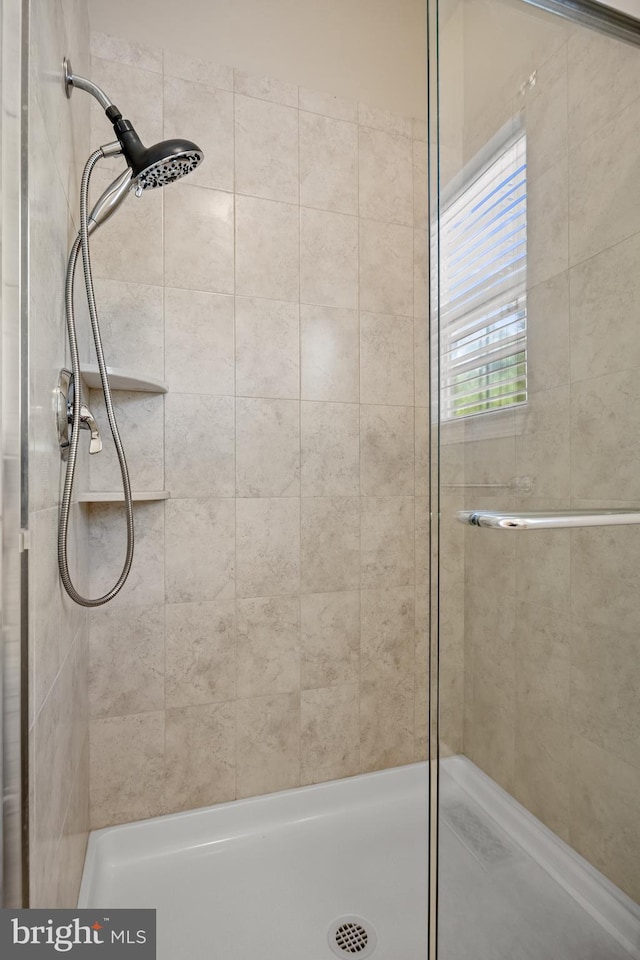 33 Marsha Dr, Delran, NJ 08075 - bathroom with a tile shower