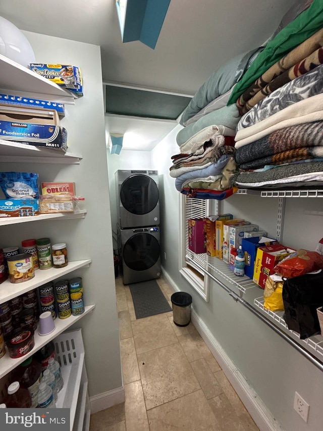 18 River Ln, Levittown, PA 19055 - storage area with stacked washer and clothes dryer