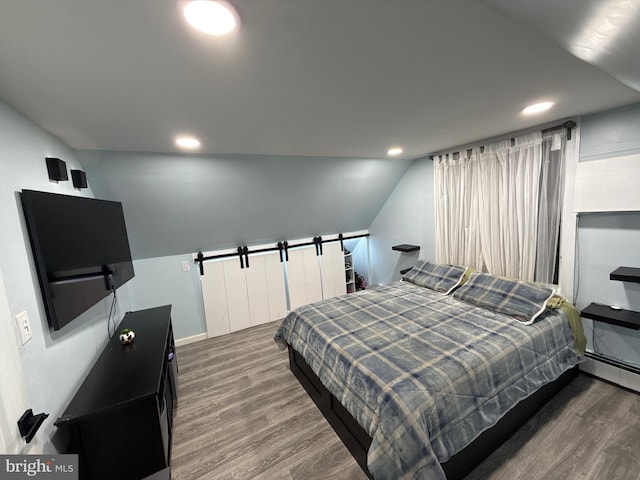 18 River Ln, Levittown, PA 19055 - bedroom featuring wood finished floors, recessed lighting, baseboards, and vaulted ceiling