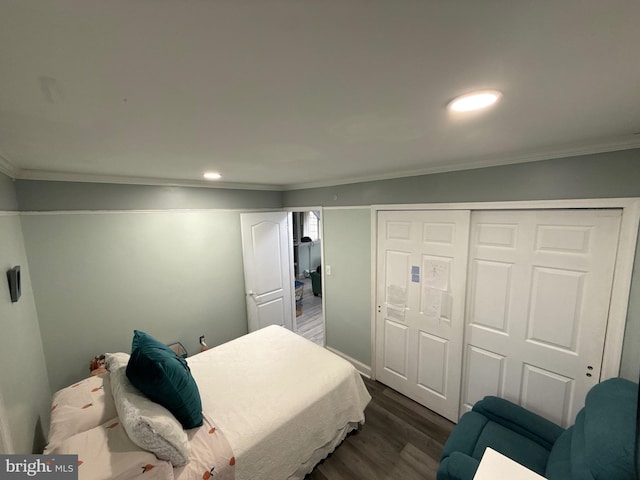 18 River Ln, Levittown, PA 19055 - bedroom featuring ornamental molding, dark wood-style floors, recessed lighting, a closet, and baseboards
