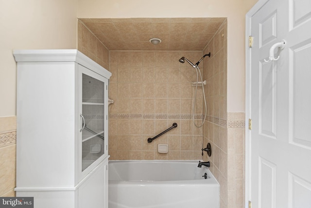 full bath with shower / bath combination