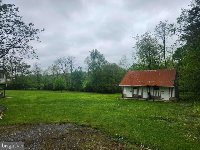 2153 Turnpike Rd, Elizabethtown, PA 17022 - view of grassy yard