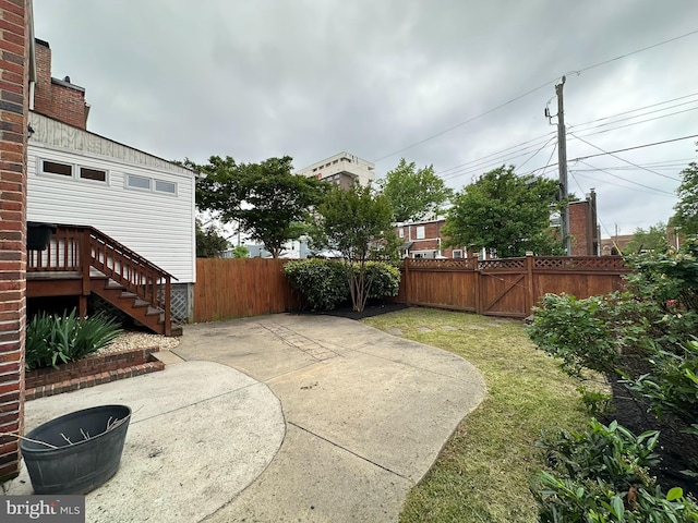 804 S Ode St, Arlington, VA 22204 - view of yard with a patio area