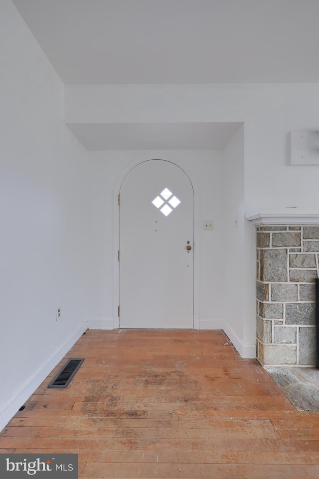 10 E Canal Rd, York, PA 17404 - entryway featuring hardwood / wood-style flooring, baseboards, and visible vents