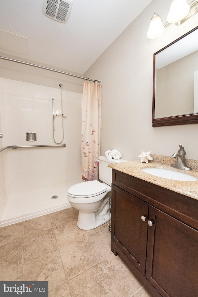 4801 Vesper Cir, Palmyra, NJ 08065 - bathroom featuring vanity, a shower with shower curtain, toilet, and lofted ceiling