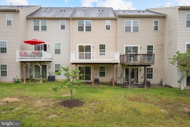 107 Bancroft Dr Unit 96, Fredericksburg, VA 22405 - rear view of property with central AC unit and a lawn