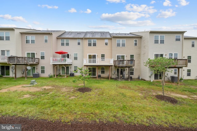 107 Bancroft Dr Unit 96, Fredericksburg, VA 22405 - back of property featuring central AC unit and a yard
