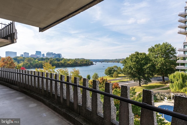700 New Hampshire Ave NW Unit 507, Washington, DC 20037 - balcony with a water view