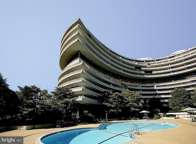 700 New Hampshire Ave NW Unit 507, Washington, DC 20037 - view of community pool