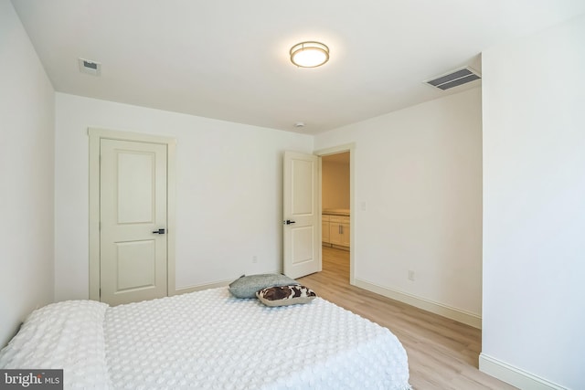504 Richey Ave, Collingswood, NJ 08107 - bedroom with light wood-style floors and baseboards