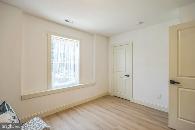 504 Richey Ave, Collingswood, NJ 08107 - unfurnished bedroom featuring light wood-type flooring and baseboards