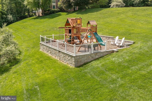 10609 Little Run Farm Ct, Vienna, VA 22182 - community play area with a lawn