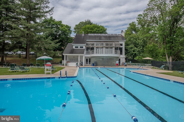 1655 Oakwood Dr Unit N323, Narberth, PA 19072 - community pool with a patio area